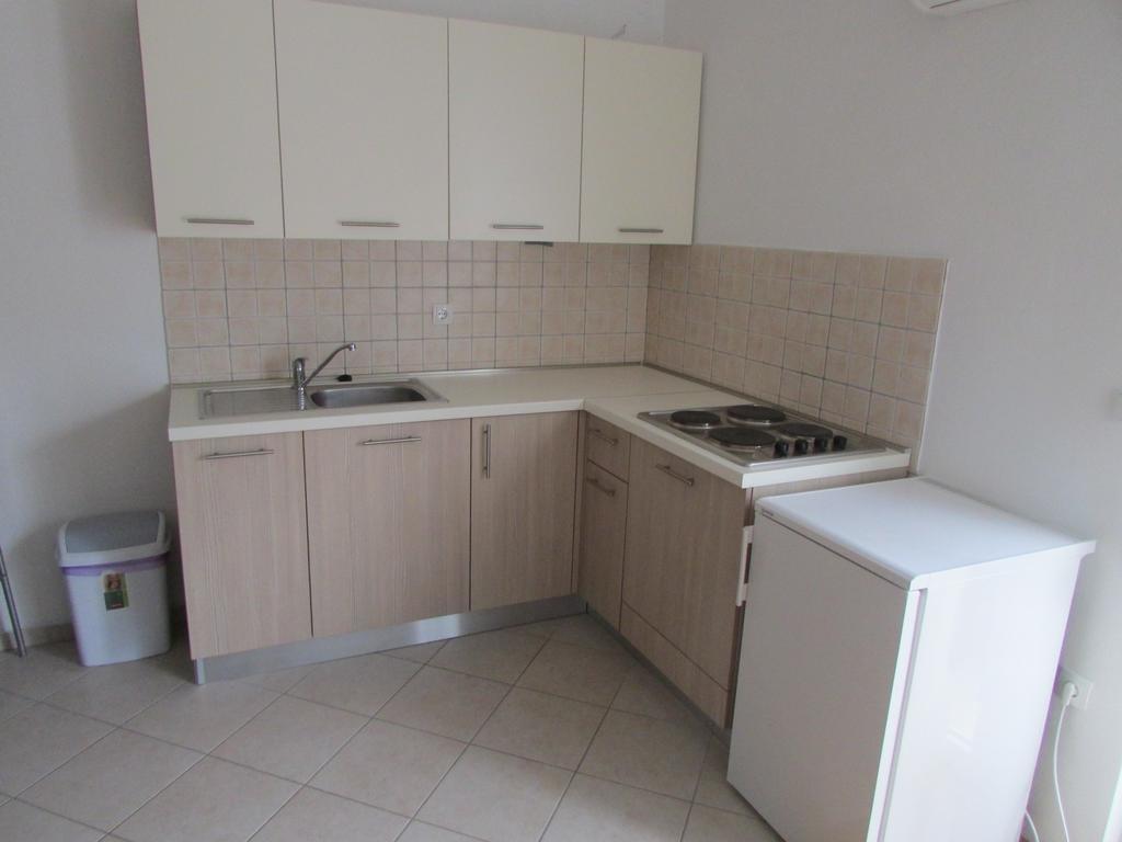 Apartmani I Sobe Grga Starigrad Paklenica Quarto foto