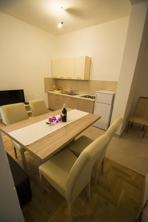Apartmani I Sobe Grga Starigrad Paklenica Exterior foto