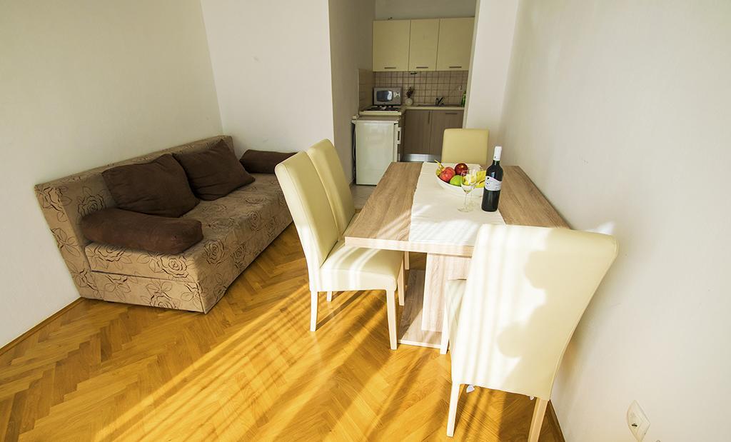 Apartmani I Sobe Grga Starigrad Paklenica Exterior foto
