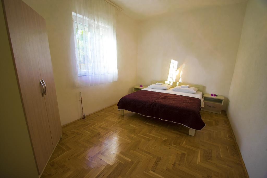 Apartmani I Sobe Grga Starigrad Paklenica Exterior foto