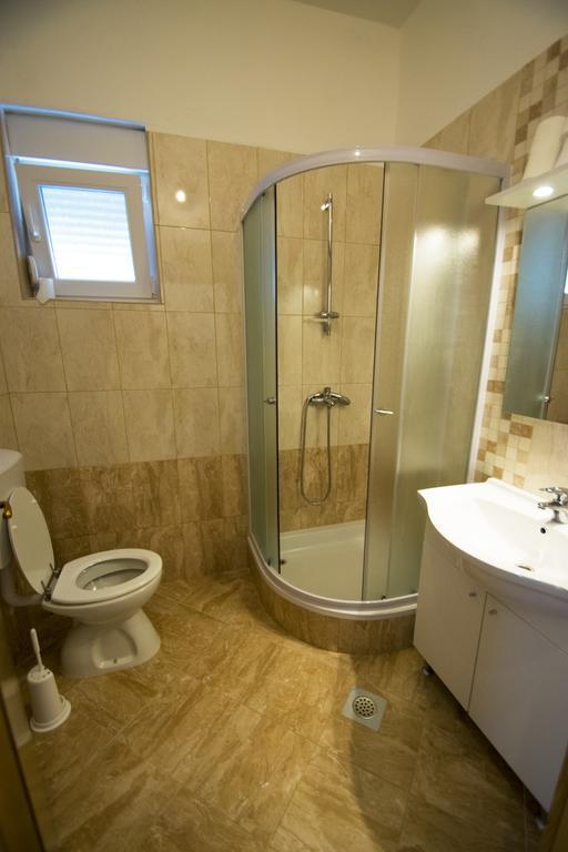 Apartmani I Sobe Grga Starigrad Paklenica Exterior foto